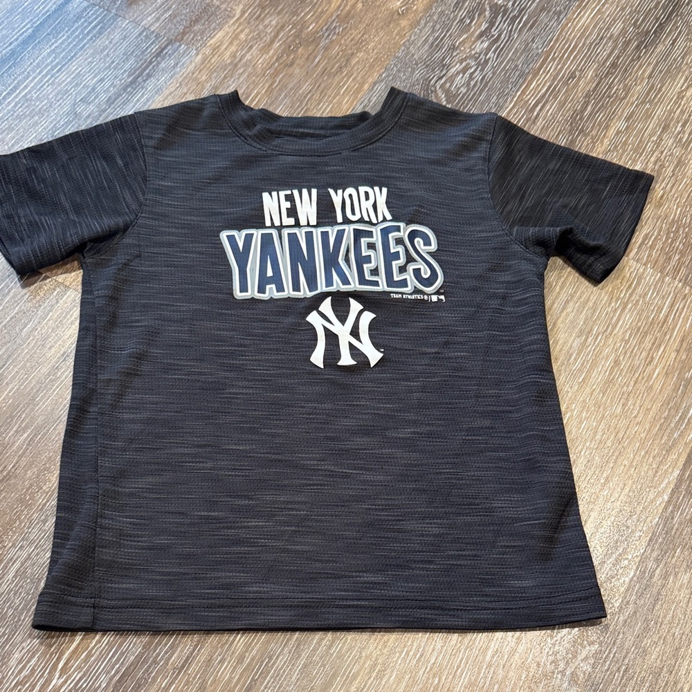Genuine Merchandise New York Yankees Kids Navy Tee